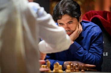 Hikaru Nakamura playing chess 