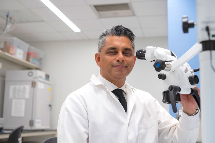 Anil Kishen in a lab
